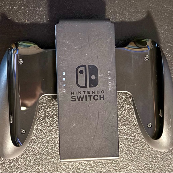 Nintendo Switch Console with Neon Green and Pink Joy-Con - Picture 4 of 7